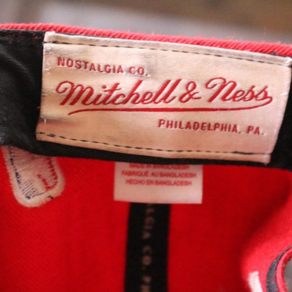 Chicago Bulls Fitted Hat Mitchell & Ness Mens Hardwood Classics Adjustable Cap - Picture 7 of 9